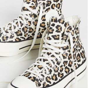Converse Chuck Taylor All Stars high tops platform lifts, leopard/cheetah 8.5